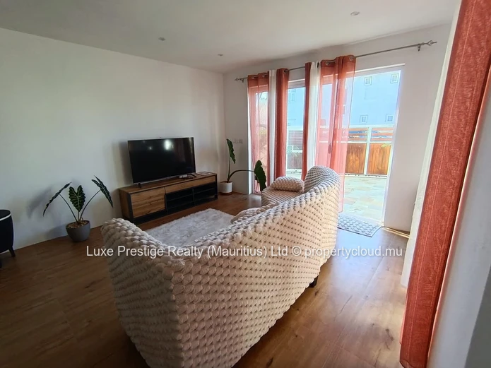 Villa moderne multi-niveaux 5 chambres à vendre à Cap Malheureux | Piscine privée | Terrasse rooftop | Rs 13M