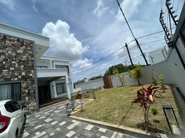 4 Bedroom Villa