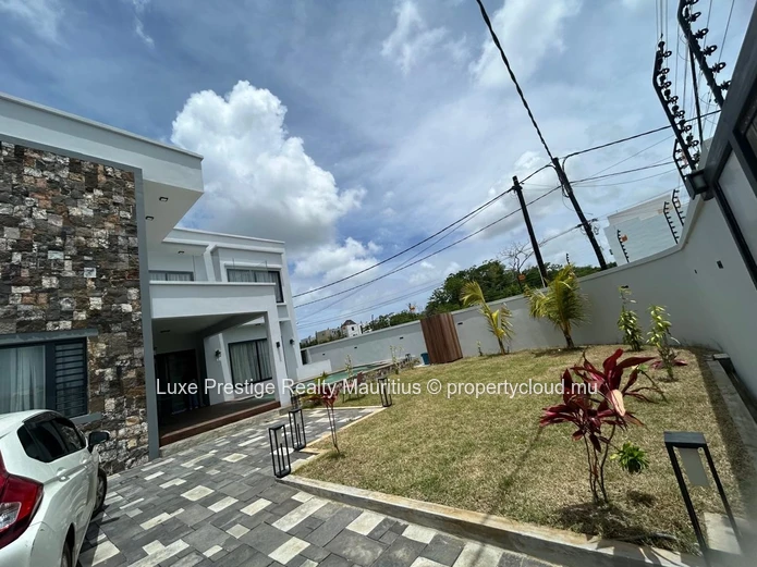 Long-Term Rental – 4-Bedroom Villa – Grand Baie, Chemin Vingt Pieds