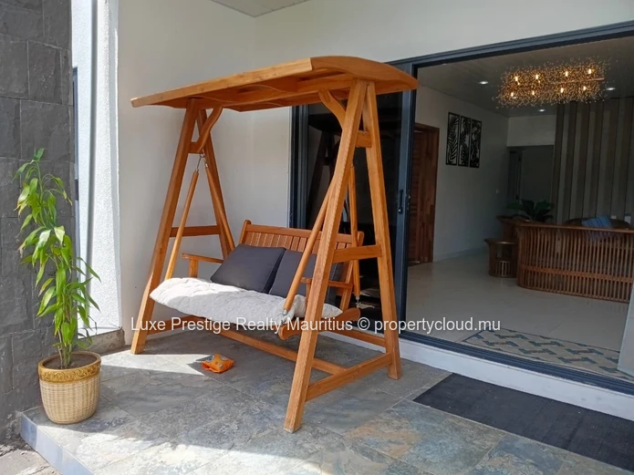 Villa neuve de standing 4 chambres avec piscine à Calodyne – 3 minutes de la plage   | Terrain 10 perches | 210 m² co...