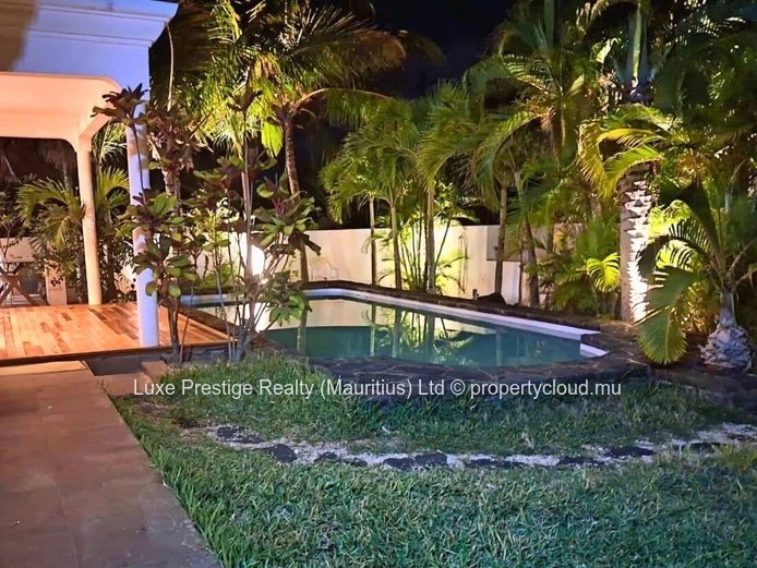 Maison de charme 3 chambres avec piscine privée à louer à Pereybère / Bain Boeuf | À 3 minutes à pied de la plage | R...