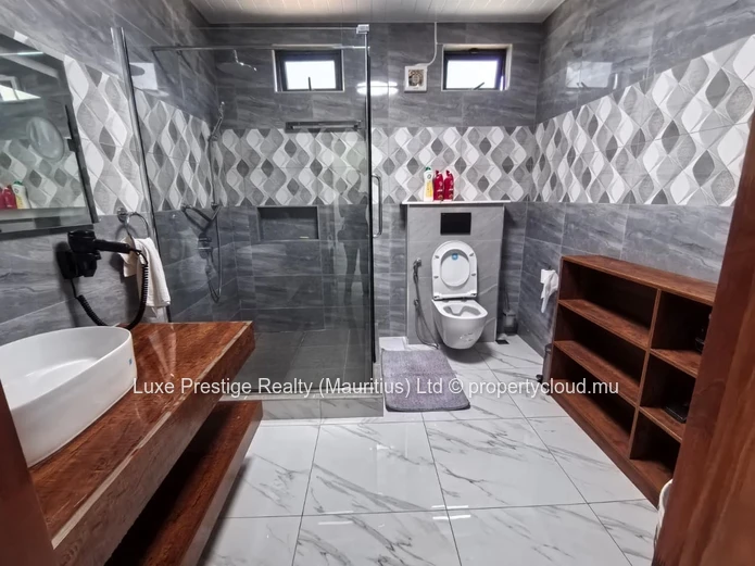 remium 3-Bedroom Ensuite Villa with Private Pool, Rooftop Terraces & Study Area for Rent – Grand Baie (Chemin Vingt P...