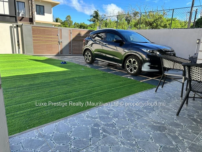 Modern 3-Bedroom Villa with Private Pool for Rent in Pereybere | Rs 60,000 per Month