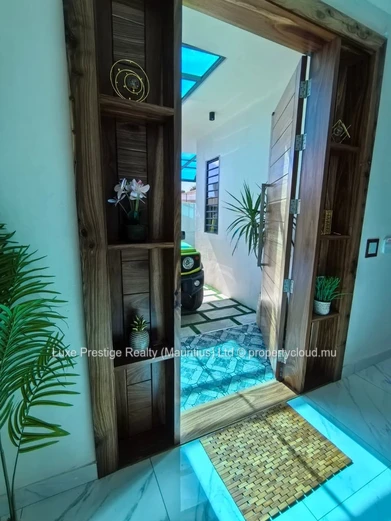 remium 3-Bedroom Ensuite Villa with Private Pool, Rooftop Terraces & Study Area for Rent – Grand Baie (Chemin Vingt P...