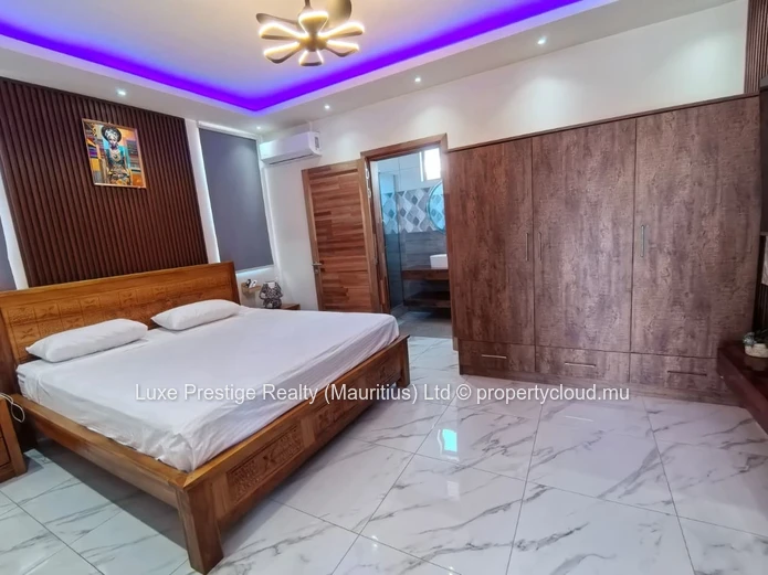 remium 3-Bedroom Ensuite Villa with Private Pool, Rooftop Terraces & Study Area for Rent – Grand Baie (Chemin Vingt P...