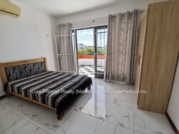 Villa de luxe 4 chambres en suite à vendre à Mont Choisy | Piscine privée | Sécurité intelligente | Rs 20M