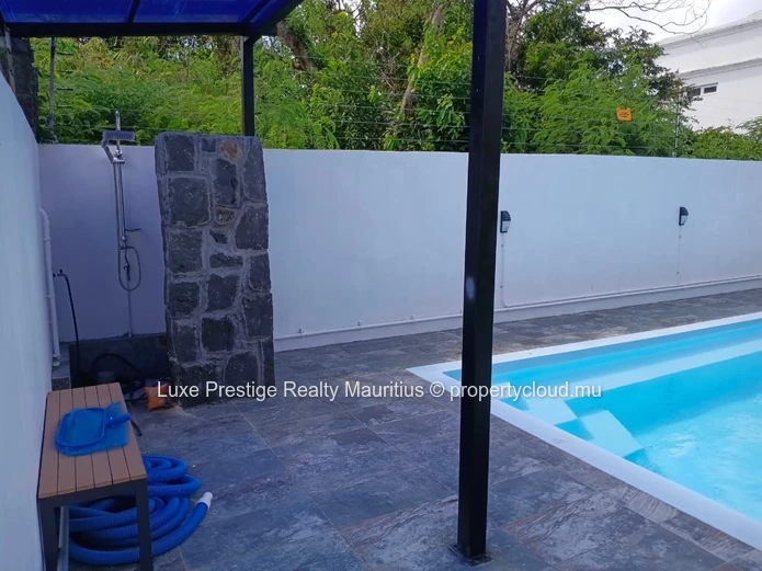Villa neuve de standing 4 chambres avec piscine à Calodyne – 3 minutes de la plage   | Terrain 10 perches | 210 m² co...