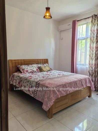 Furnished 3-bedroom ground-floor apartment in Mont Choisy – 10 minutes walk to the beach