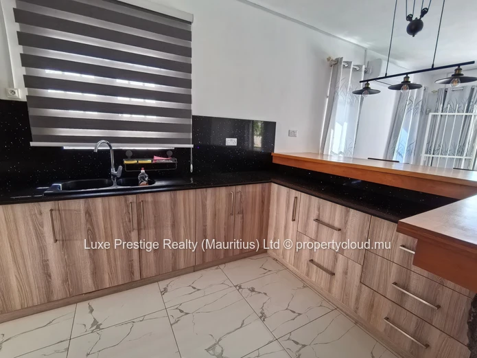 Villa de luxe 4 chambres en suite à vendre à Mont Choisy | Piscine privée | Sécurité intelligente | Rs 20M