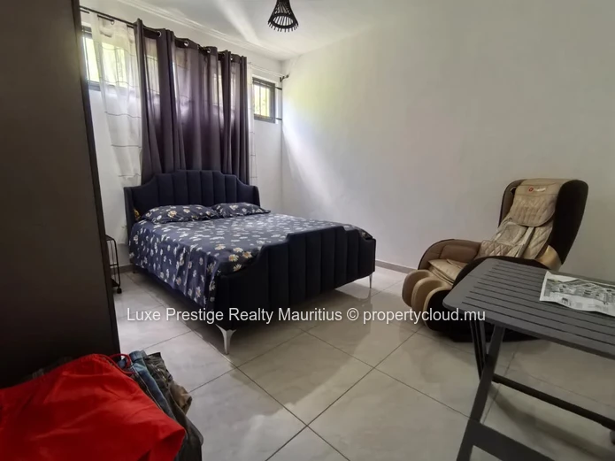 Furnished 3-bedroom ground-floor apartment in Mont Choisy – 10 minutes walk to the beach