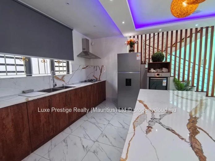remium 3-Bedroom Ensuite Villa with Private Pool, Rooftop Terraces & Study Area for Rent – Grand Baie (Chemin Vingt P...