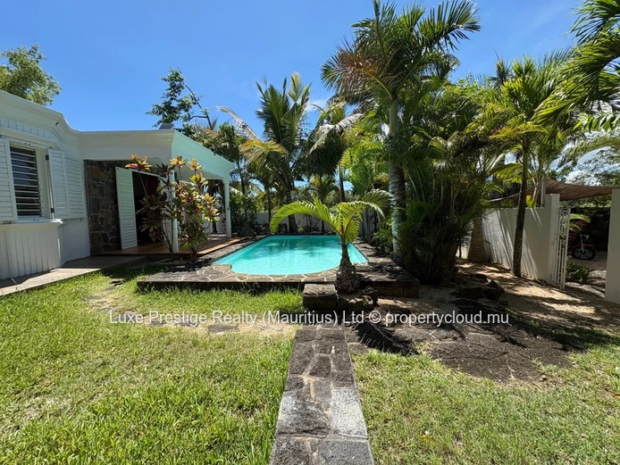 Maison de charme 3 chambres avec piscine privée à louer à Pereybère / Bain Boeuf | À 3 minutes à pied de la plage | R...