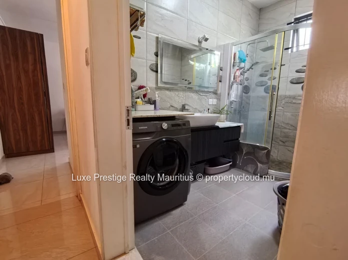 Furnished 3-bedroom ground-floor apartment in Mont Choisy – 10 minutes walk to the beach