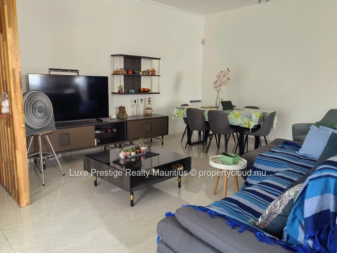 Furnished 3-bedroom ground-floor apartment in Mont Choisy – 10 minutes walk to the beach