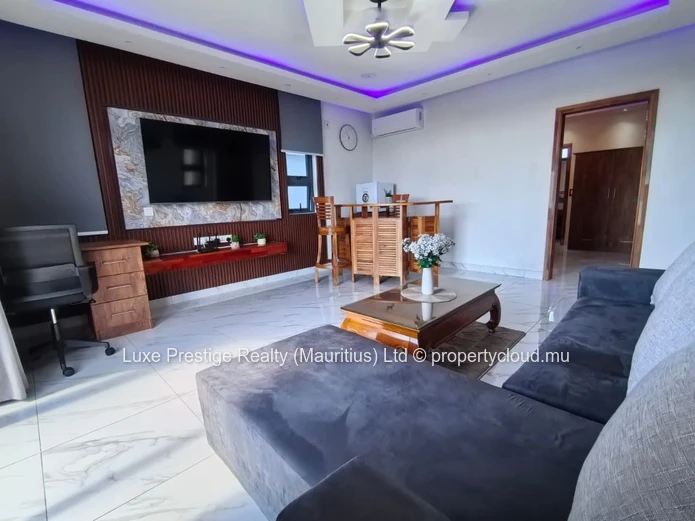 remium 3-Bedroom Ensuite Villa with Private Pool, Rooftop Terraces & Study Area for Rent – Grand Baie (Chemin Vingt P...
