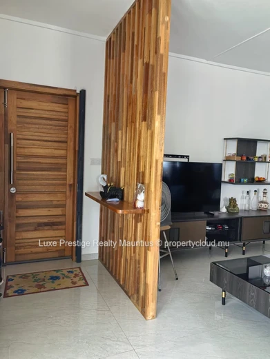 Furnished 3-bedroom ground-floor apartment in Mont Choisy – 10 minutes walk to the beach