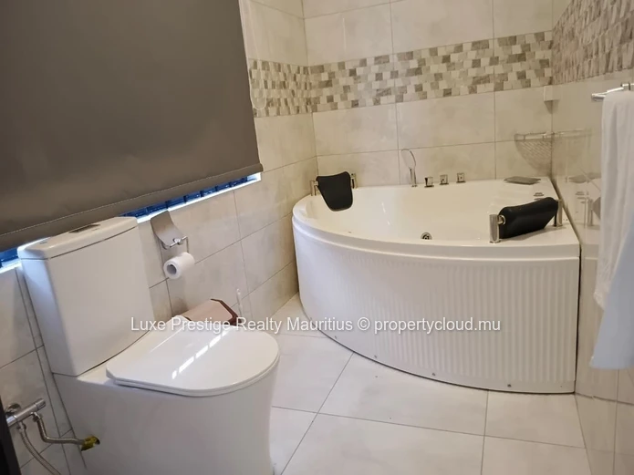 Villa neuve de standing 4 chambres avec piscine à Calodyne – 3 minutes de la plage   | Terrain 10 perches | 210 m² co...