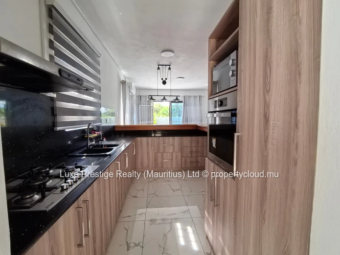 Villa de luxe 4 chambres en suite à vendre à Mont Choisy | Piscine privée | Sécurité intelligente | Rs 20M