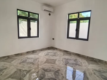5 Bedroom Villa