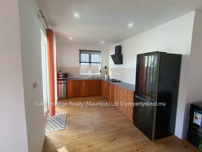 Villa moderne multi-niveaux 5 chambres à vendre à Cap Malheureux | Piscine privée | Terrasse rooftop | Rs 13M
