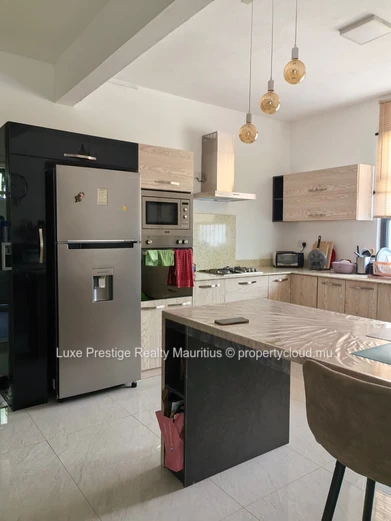 Furnished 3-bedroom ground-floor apartment in Mont Choisy – 10 minutes walk to the beach