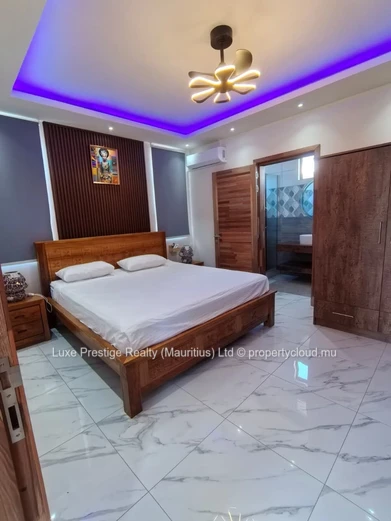 remium 3-Bedroom Ensuite Villa with Private Pool, Rooftop Terraces & Study Area for Rent – Grand Baie (Chemin Vingt P...