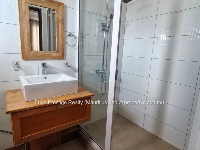 Villa de luxe 4 chambres en suite à vendre à Mont Choisy | Piscine privée | Sécurité intelligente | Rs 20M