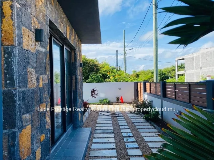 3-Bedroom Ground Floor Apartment for Rent in Bain Boeuf | Master Ensuite | Rs 40,000 per Month